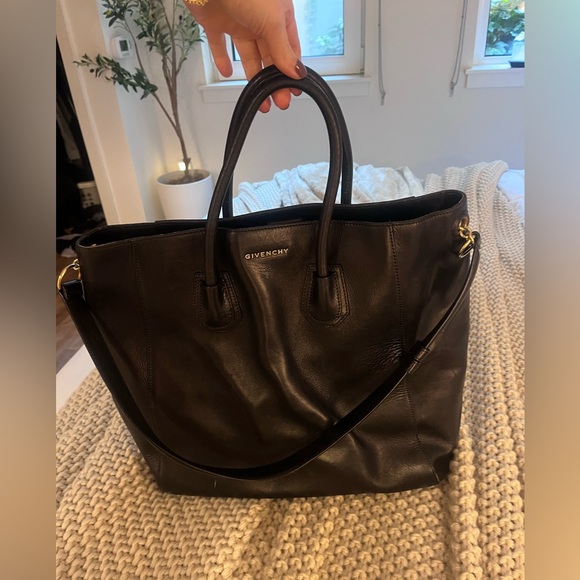 authentic Givenchy cargo tote - Picture 1 of 6
